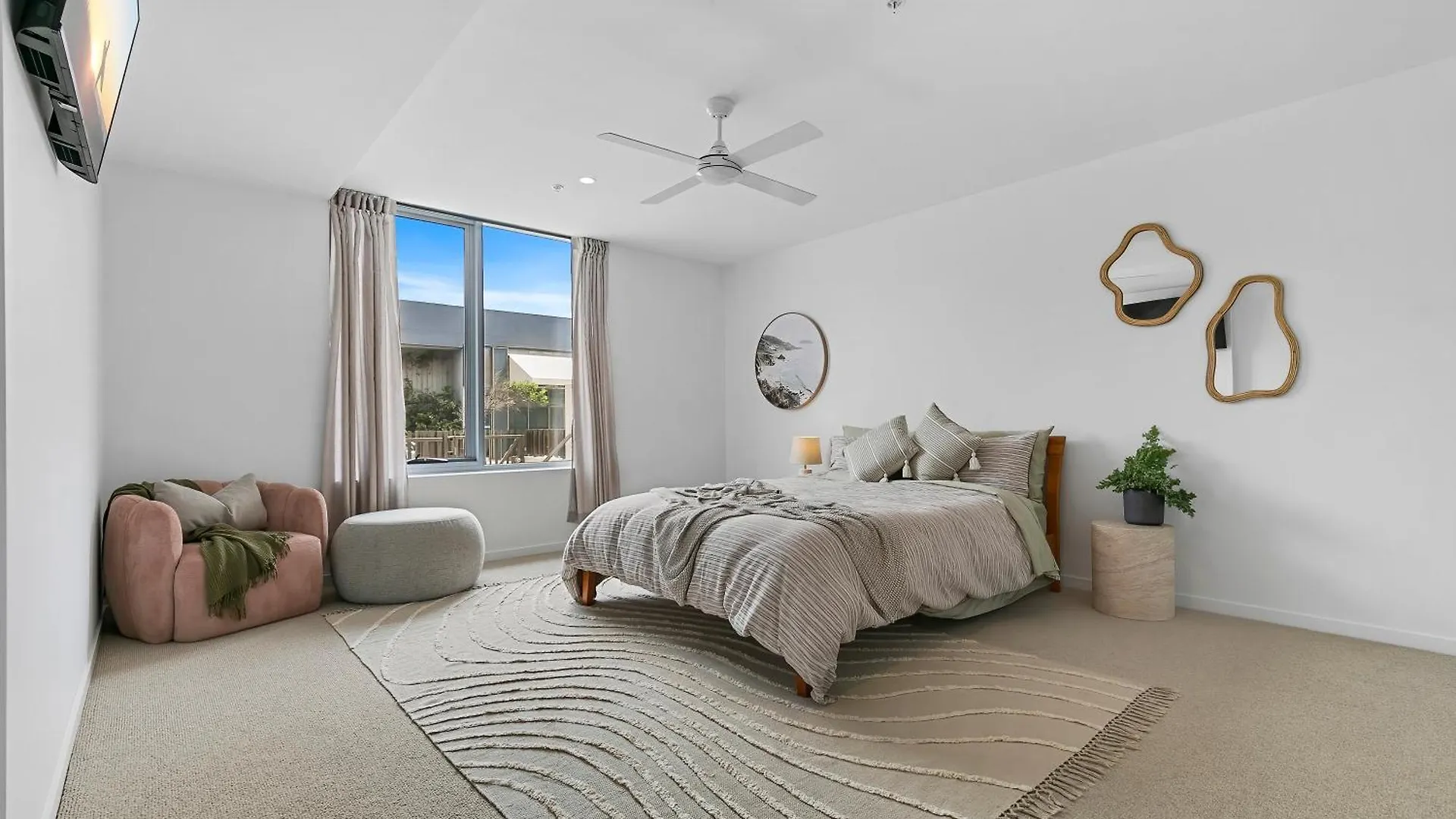 Lowanna Livin, Footsteps To Surf, Shop And Dine On The Sunshine Coast Buddina Australien